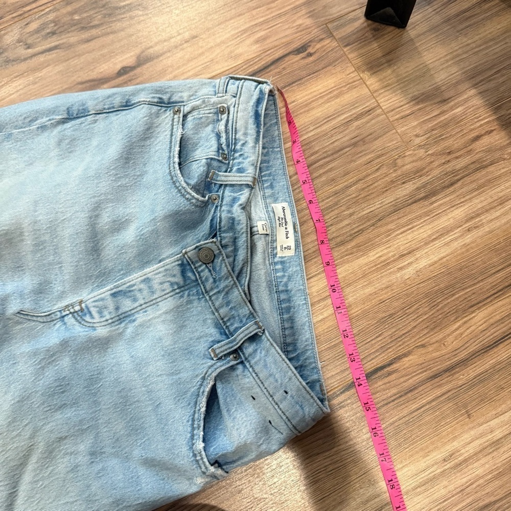 Abercrombie & Fitch The Dad High Rise Criss Cross Waist Curve Love Jean - Picture 8 of 9